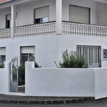 Cantinho Japoneiras Apartment *